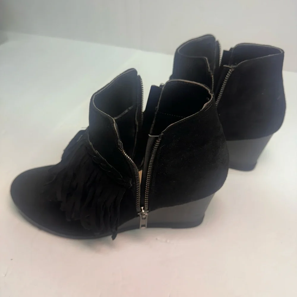 Pierre Dumas Black Fringe Ankle Booties size 10
